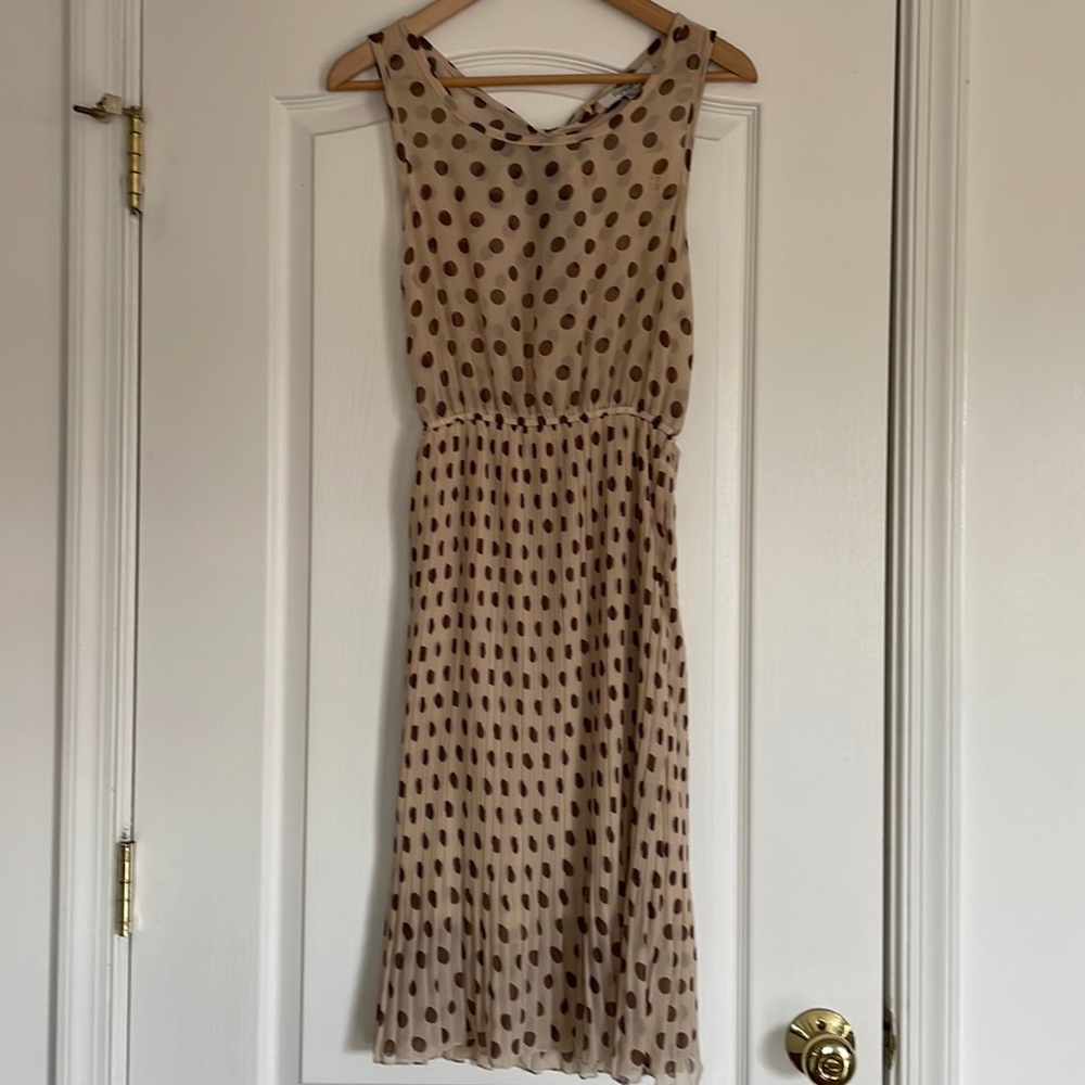 NWT Forever 21 sleeveless knee length dress Size S/P polka dot taupe brown